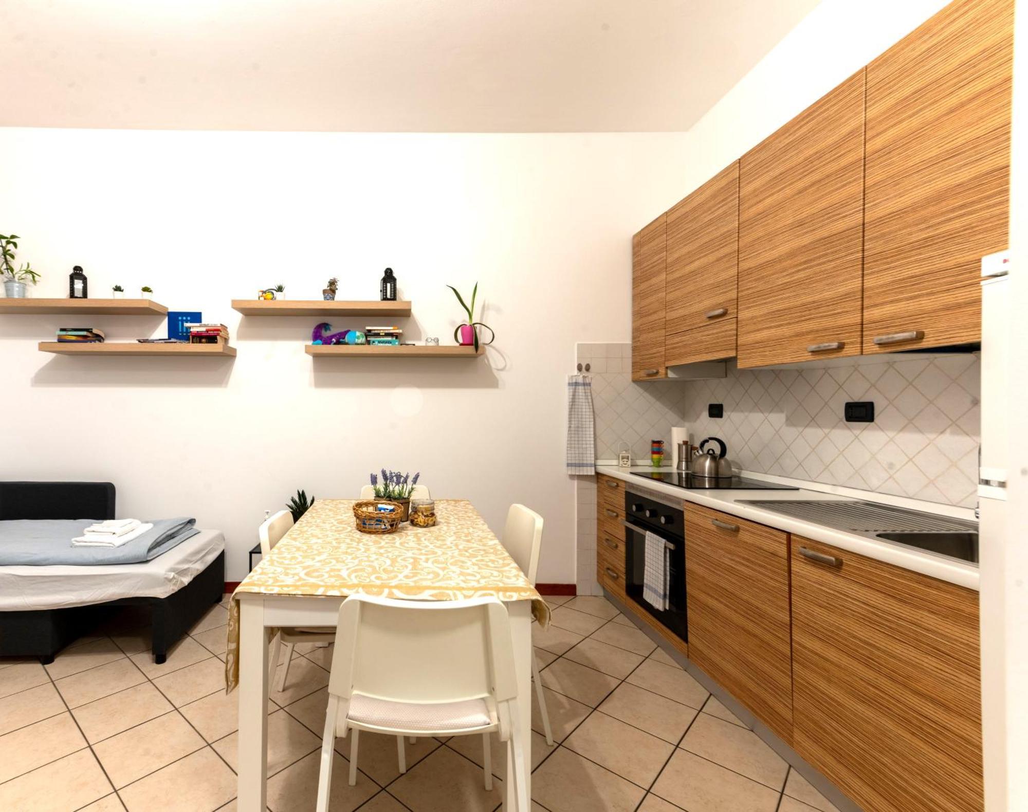 Holiday Apartment - Brescia Centro - Parcheggio Privato Exterior foto